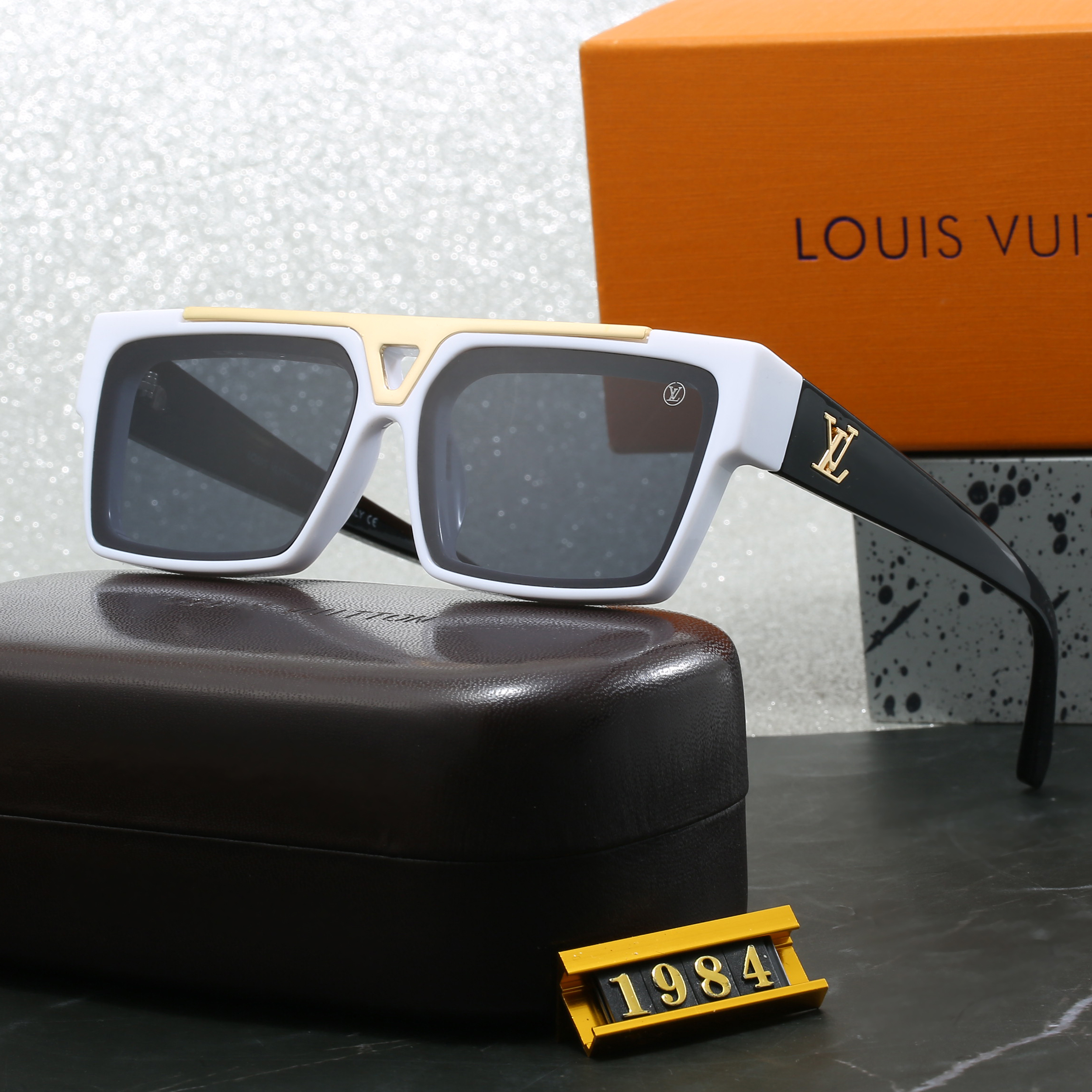 Louis vuitton Geometric Triangle Detail Oversized Square Sunglasses (Model 1984) Square